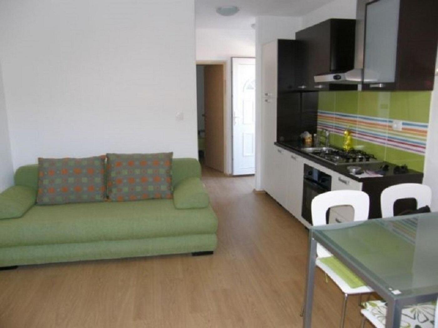 Apartments Ljubi Vinisce Exterior photo